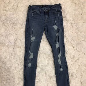 Destroyed jeans